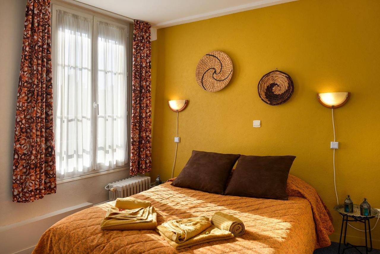 Le Sauvage Hotel Château-Renard Buitenkant foto