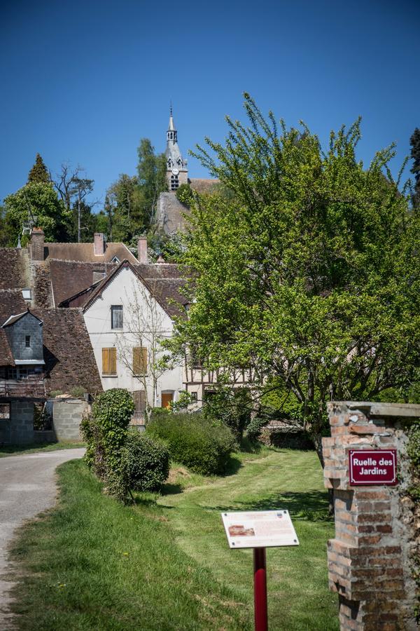 Le Sauvage Hotel Château-Renard Buitenkant foto